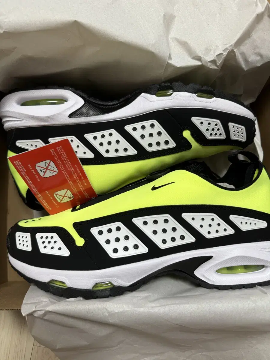 Nike Air max SNDR Volt 270mm판매합니다!